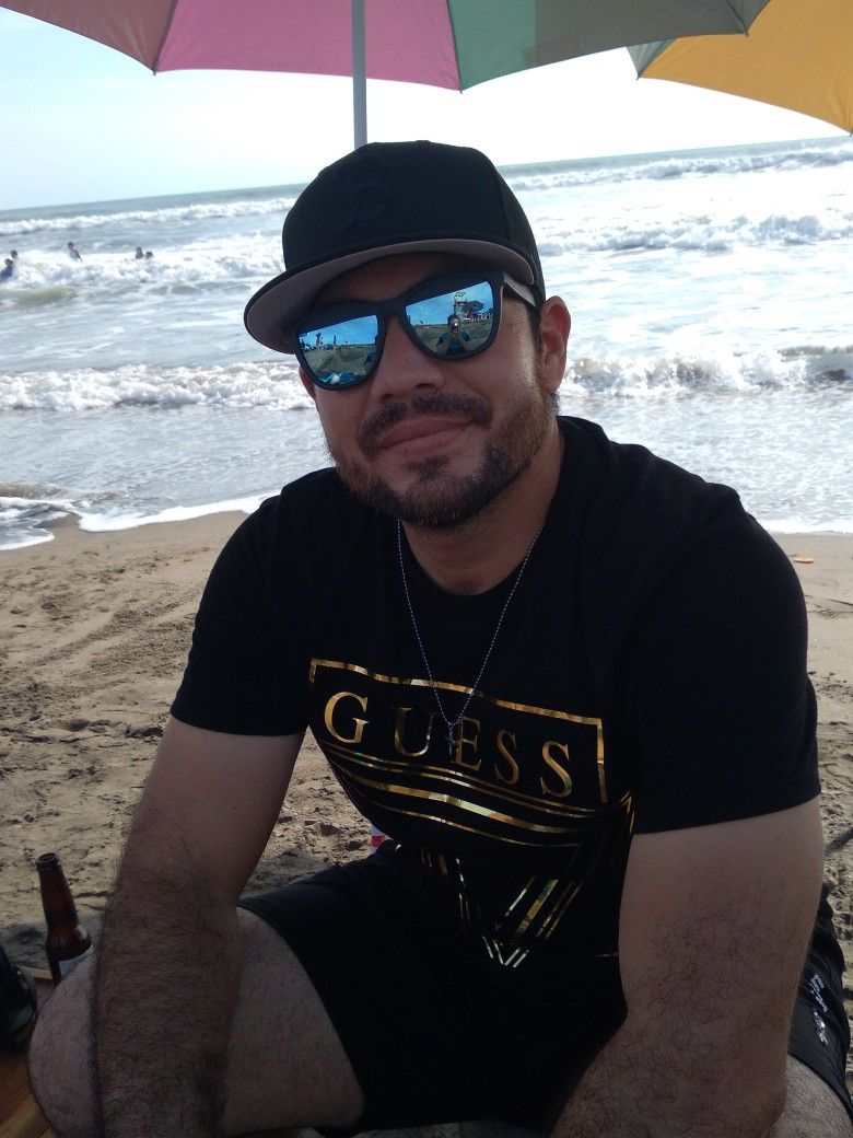<em>Andres</em>